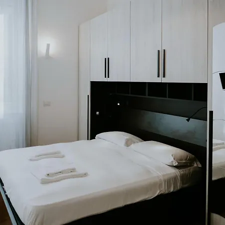 Superstudio 2 Bedrooms Heart Of 아파트 밀라노